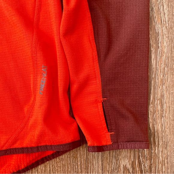 Eddie Bauer Men's Vibrant Red Maroon Accents Hooded Pullover Jacket Medium - Picture 5 of 8